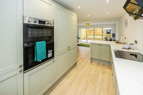 undefined, Brighouse, Brighouse HD6