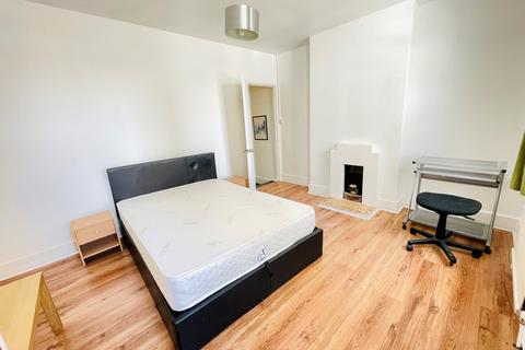 undefined, Edridge Road Room 2, CR0