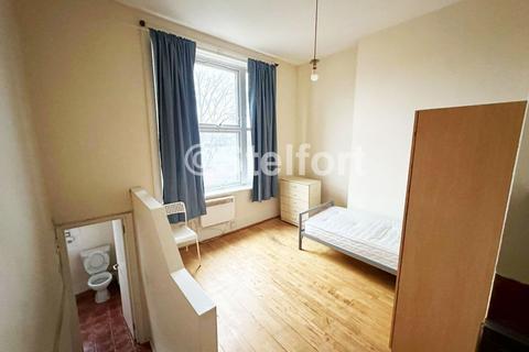 undefined, Archway Road, London, N6