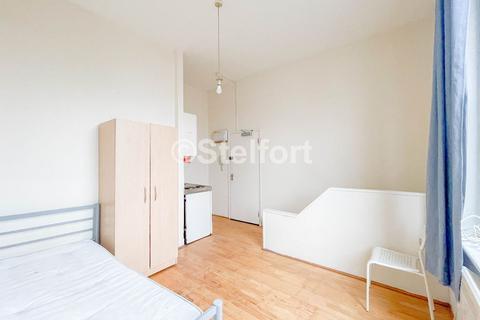 undefined, Archway Road, London, N6