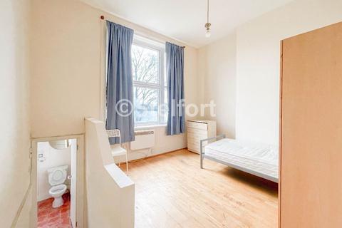 undefined, Archway Road, London, N6