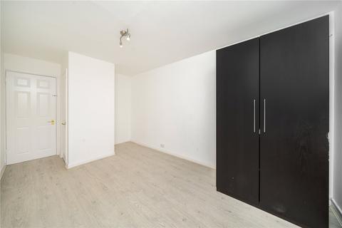 undefined, Mile End Road, Stepney Green, London, E1