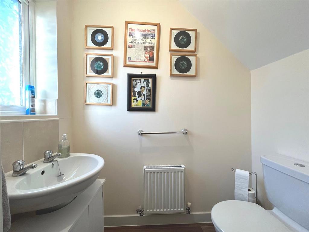 Cloakroom wc