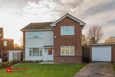 4 bedroom detached house for sale, Lodge Close, Chigwell, IG7