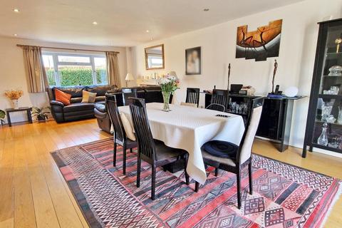4 bedroom detached house for sale, Fortescue Drive, Chesterton, Bicester