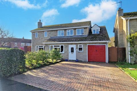 4 bedroom detached house for sale, Fortescue Drive, Chesterton, Bicester