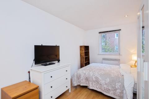 2 bedroom apartment to rent, Elmira Way, Greater Manchester M5