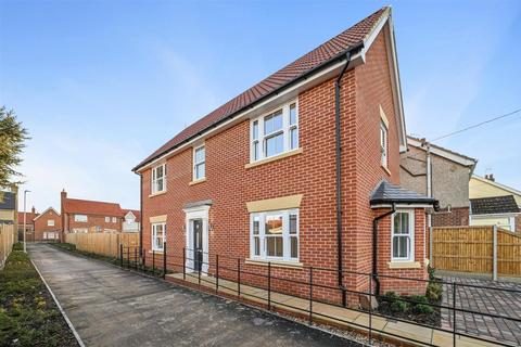 3 bedroom detached house for sale, Long Road, Lawford