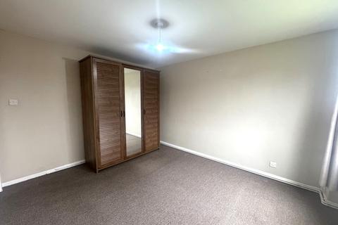 2 bedroom flat to rent, Kings Crescent , WF8