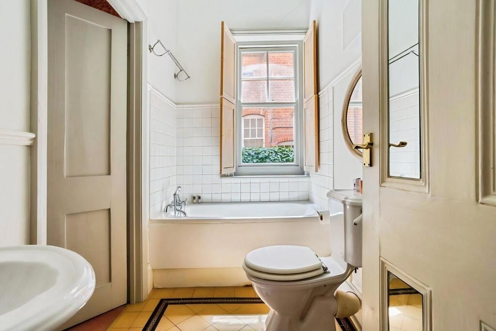 Bathroom.jpeg