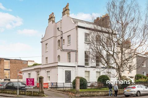 3 bedroom flat to rent, Clifton Down Road, Clifton, Bristol, BS8