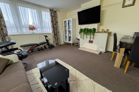 2 bedroom flat for sale, Lonsdale Close, East Ham, London, E6