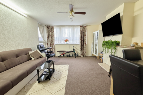 2 bedroom flat for sale, Lonsdale Close, East Ham, London, E6