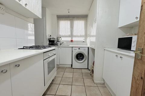 2 bedroom flat for sale, Lonsdale Close, East Ham, London, E6