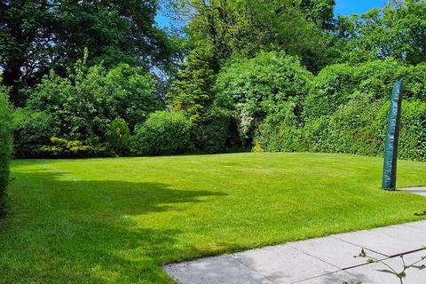 undefined, New Close Road, Shipley BD18