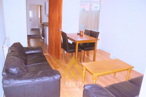 4 bedroom terraced house to rent, Oscott Road, Perry Bar, Birmingham B42