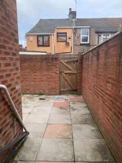 3 bedroom end of terrace house to rent, Hornby Road, Liverpool