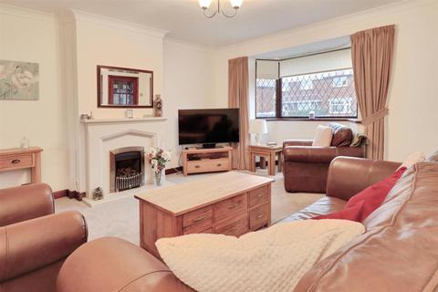 3 bedroom semi-detached house for sale, Christleton Avenue, Crewe