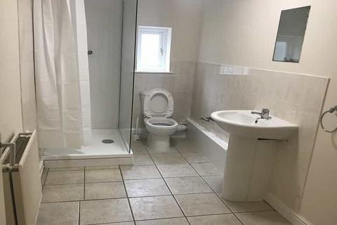 2 bedroom flat to rent, North Hill Road, Leeds LS6