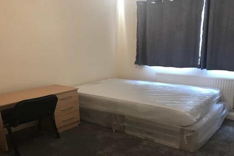 2 bedroom flat to rent, North Hill Road, Leeds LS6