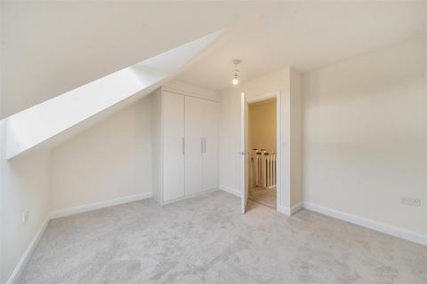 4 bedroom terraced house to rent, Wayfaring Avenue, Throckley, Newcastle upon Tyne