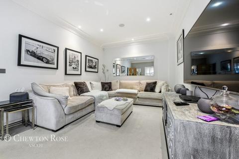 undefined, Queensbury Gardens, Ascot