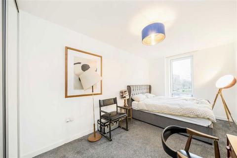 3 bedroom flat for sale, Killick Way, London E1