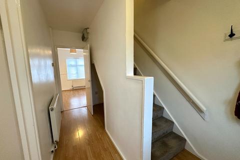 3 bedroom terraced house to rent, Meyrick Road, West Bromwich B70