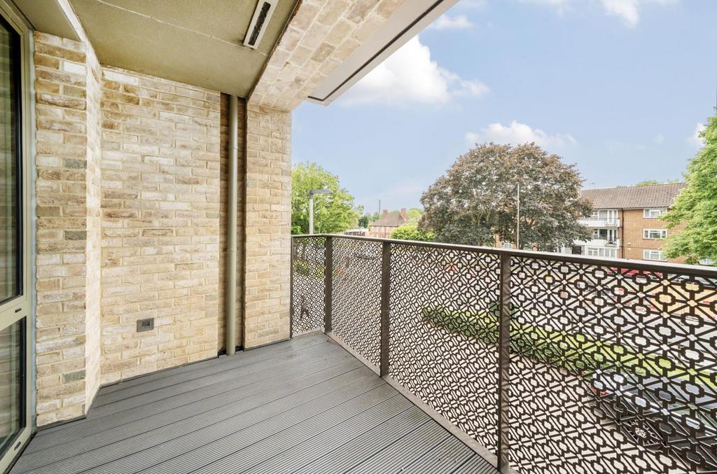 Davidson Frost-Wellings, DFW, Welford Court, Edgwa