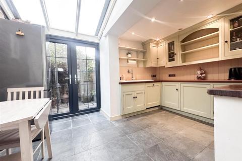 undefined, Suffolk Parade, Cheltenham GL50 2AB