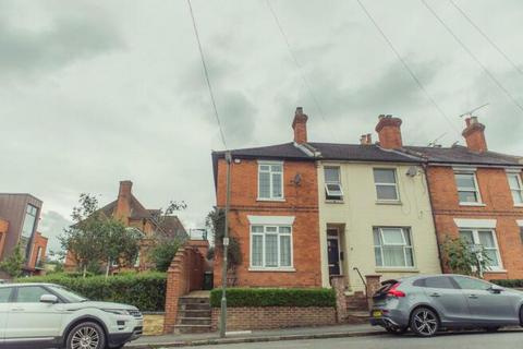 4 bedroom terraced house to rent, Denzil Road, Guildford GU2