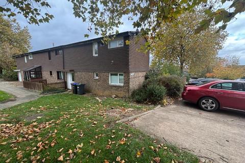 3 bedroom end of terrace house to rent, Logwell Court, Standens Barn, Northampton NN3