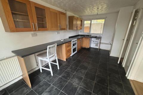 3 bedroom end of terrace house to rent, Logwell Court, Standens Barn, Northampton NN3
