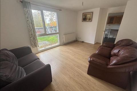 3 bedroom end of terrace house to rent, Logwell Court, Standens Barn, Northampton NN3