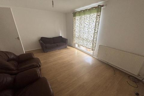 3 bedroom end of terrace house to rent, Logwell Court, Standens Barn, Northampton NN3