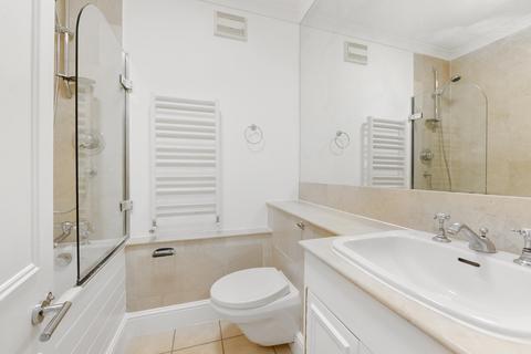 3 bedroom flat to rent, Onslow Square, London, SW7