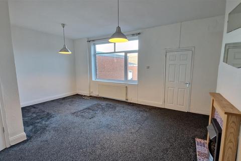 2 bedroom flat to rent, Chillingham Road, Heaton