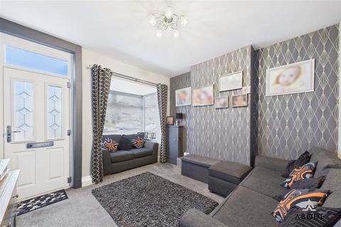 3 bedroom semi-detached house for sale, Woods Lane, Burton-On-Trent DE15