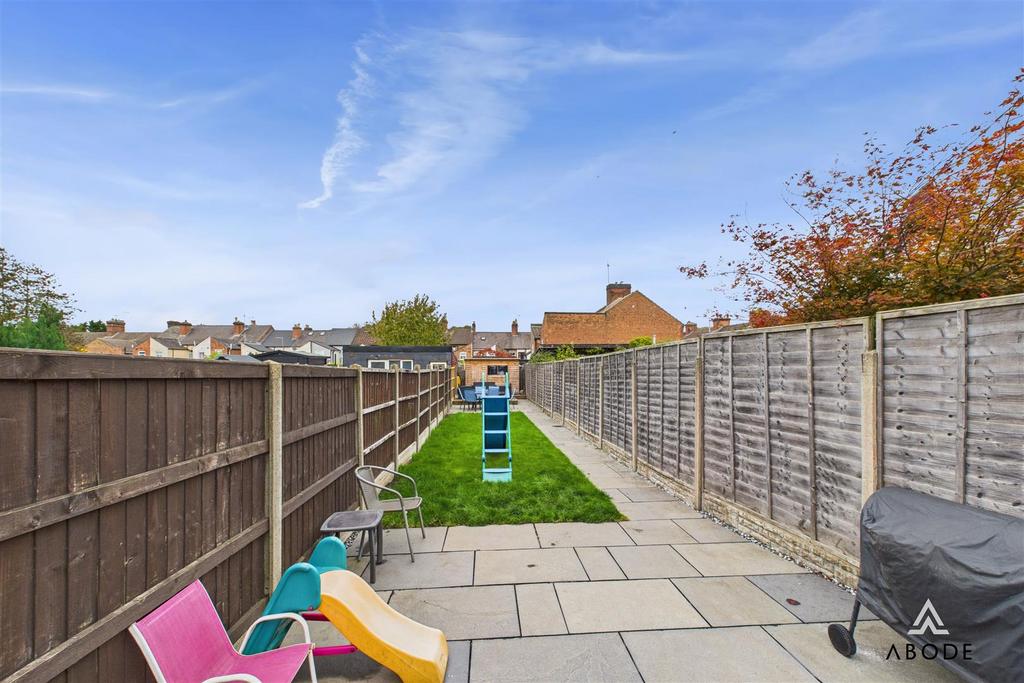 CAM02696 G0-PR0690-STILL011.jpg