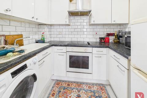1 bedroom flat for sale, Larkspur Gardens, Luton LU4