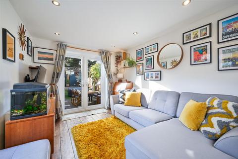 2 bedroom maisonette for sale, Wilton Road, Colliers Wood SW19