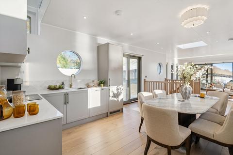 undefined, Chelsea Embankment, London, SW3