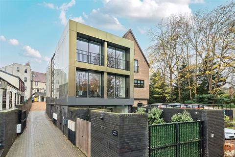 2 bedroom apartment to rent, Wolsey Road, Esher