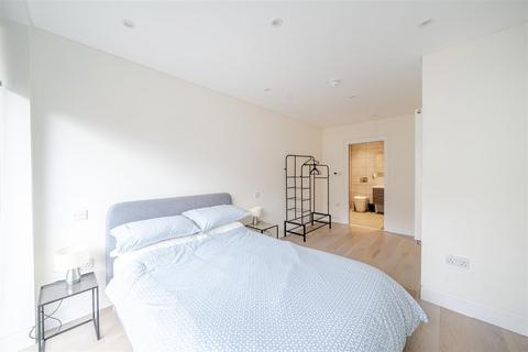 2 bedroom apartment to rent, Wolsey Road, Esher