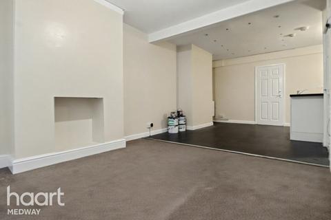 4 bedroom terraced house to rent, Corporation Road, GILLINGHAM