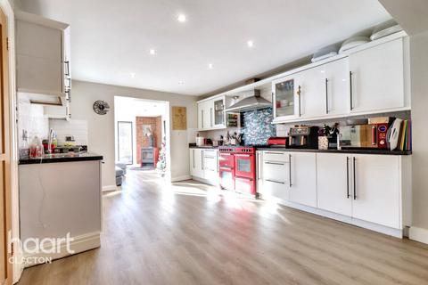 4 bedroom semi-detached house for sale, Thorpe Road, Frinton-On-Sea