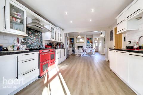 4 bedroom semi-detached house for sale, Thorpe Road, Frinton-On-Sea