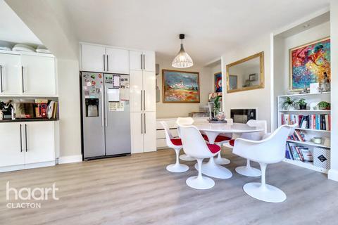 4 bedroom semi-detached house for sale, Thorpe Road, Frinton-On-Sea