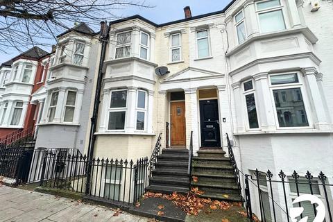 2 bedroom maisonette to rent, Ennis Road, London, SE18