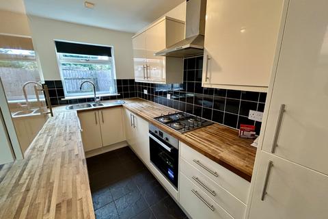 3 bedroom terraced house to rent, Birmingham Road, Bromsgrove, Worcestershire, B61